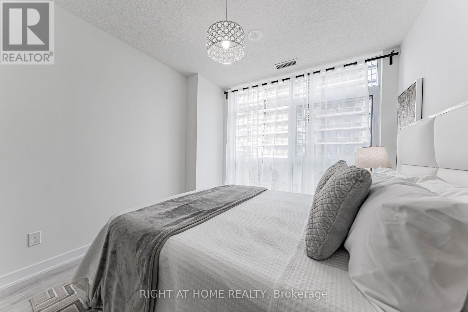 402 - 251 Manitoba Street, Toronto, Ontario  M8Y 0C7 - Photo 13 - W13878840