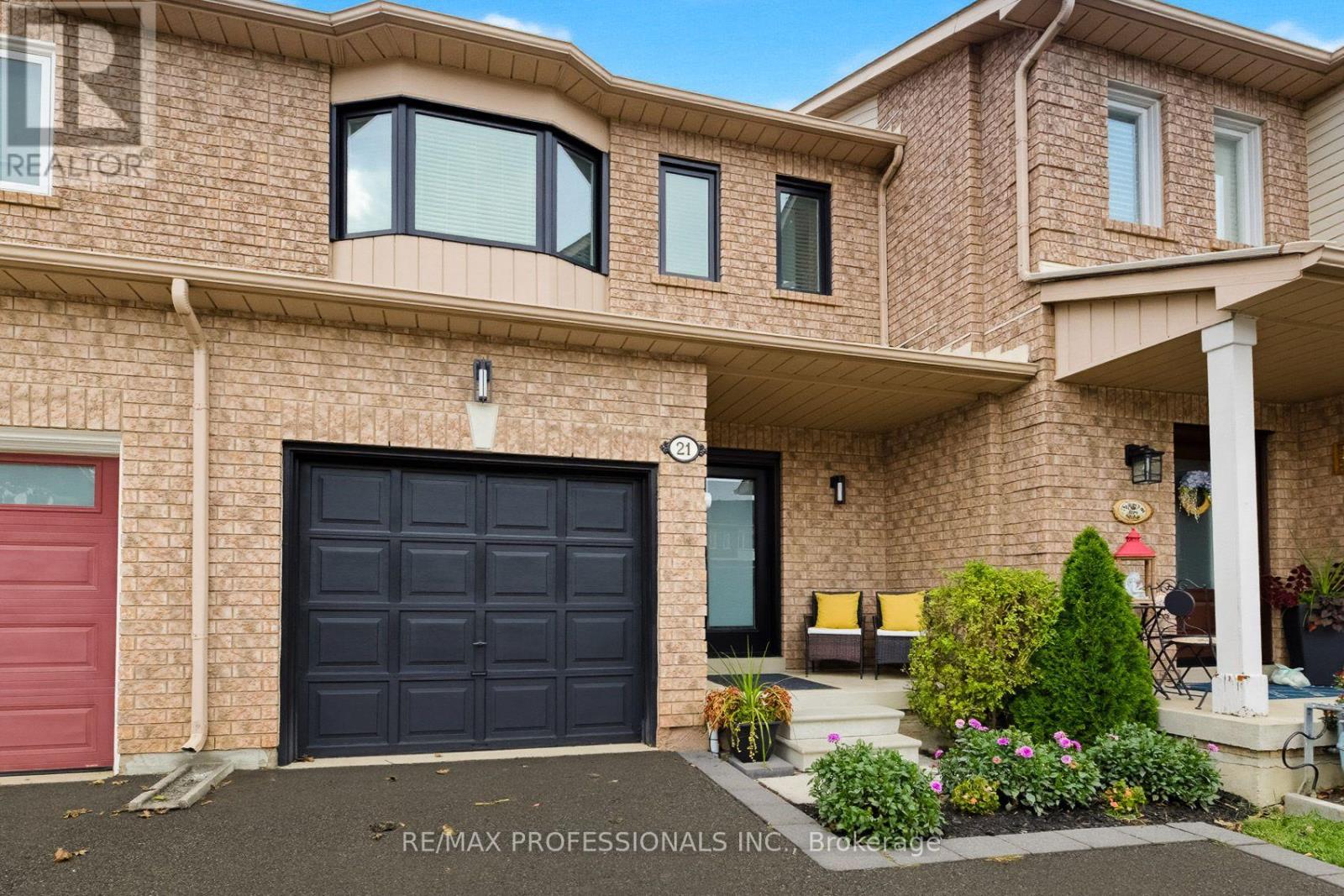 21 WATERBURY STREET, Caledon, Ontario