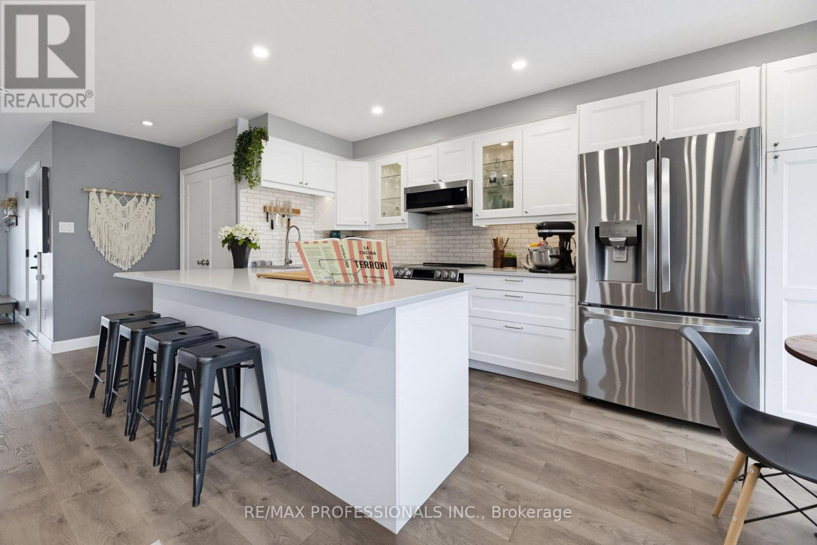 21 Waterbury Street, Caledon, Ontario  L7E 1X2 - Photo 7 - W13878854