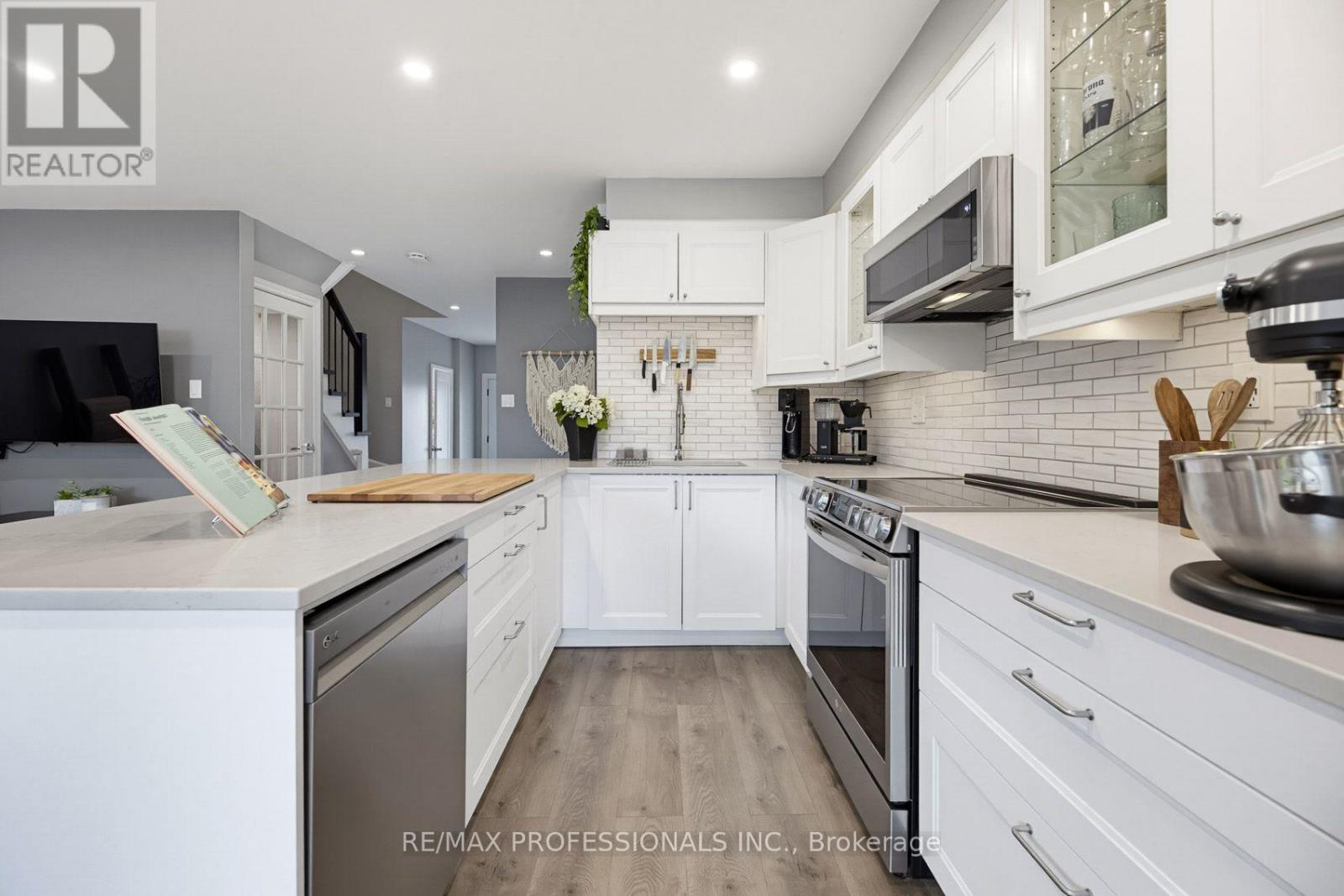 21 Waterbury Street, Caledon, Ontario  L7E 1X2 - Photo 8 - W13878854