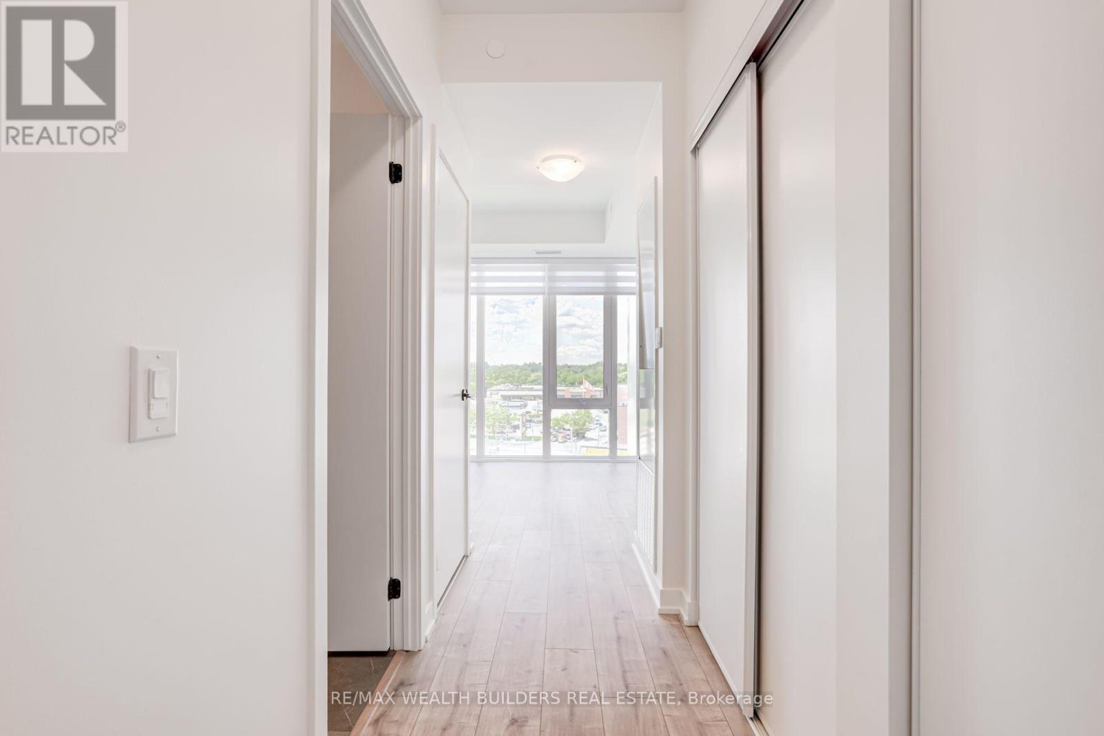 714 - 220 Missinnihe Way, Mississauga, Ontario  L5H 0A9 - Photo 4 - W13875136