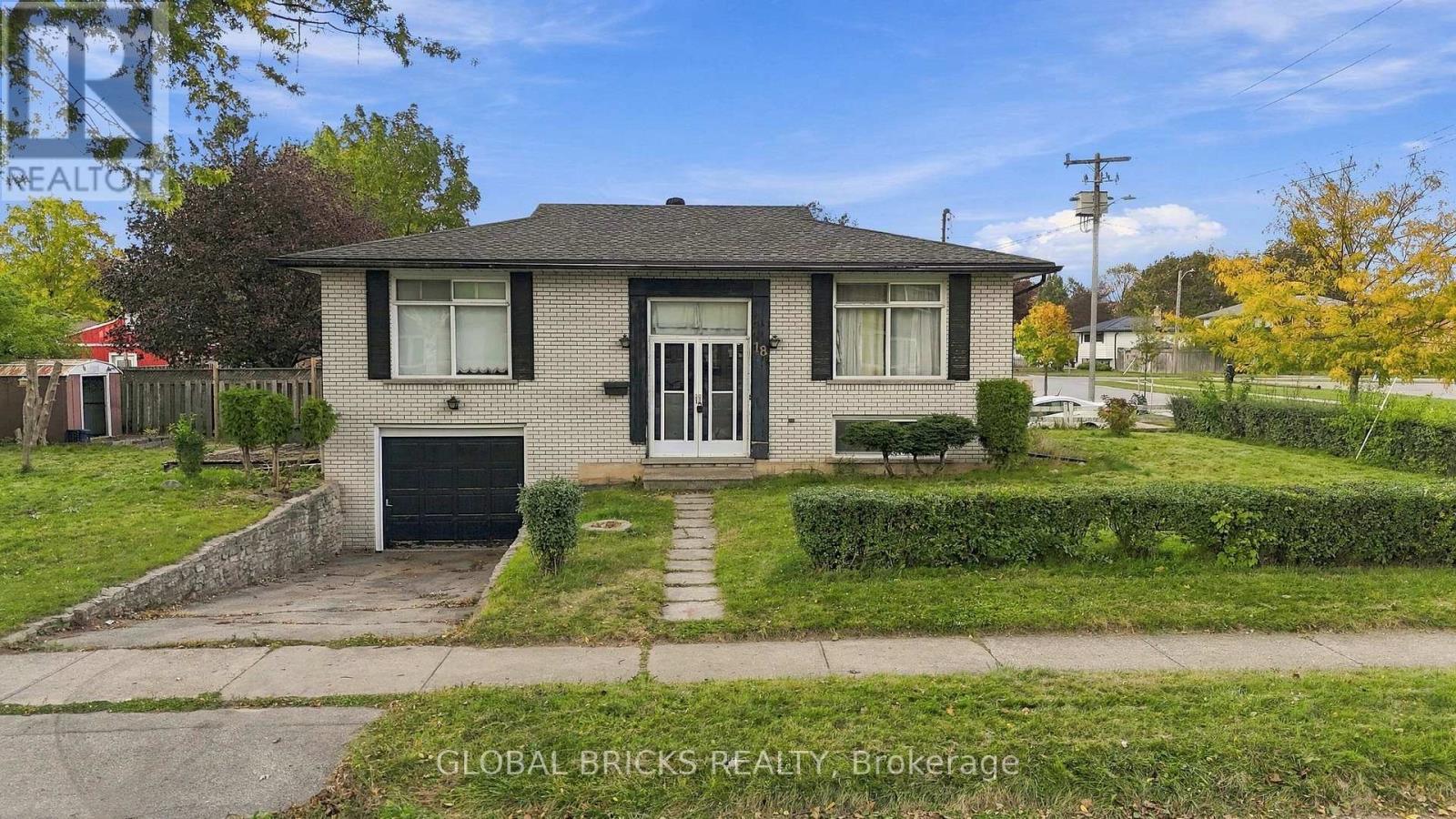 18 Falesy Avenue, Kitchener, Ontario  N2A 1N8 - Photo 2 - X13878794