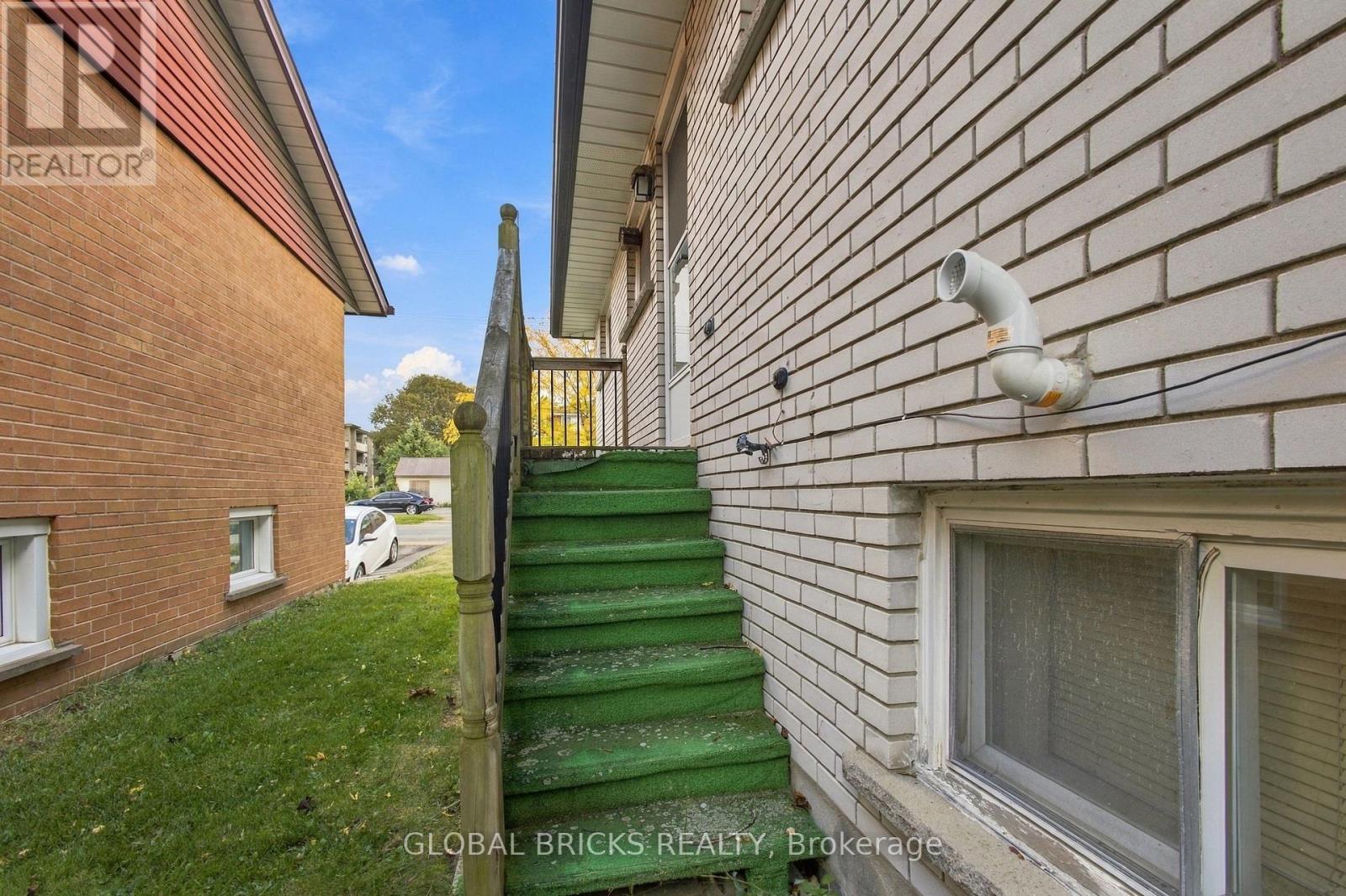 18 Falesy Avenue, Kitchener, Ontario  N2A 1N8 - Photo 35 - X13878794