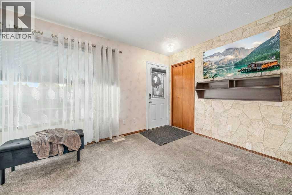 29 Cairns Way SE Medicine Hat Alberta Canada T1B1M3 5