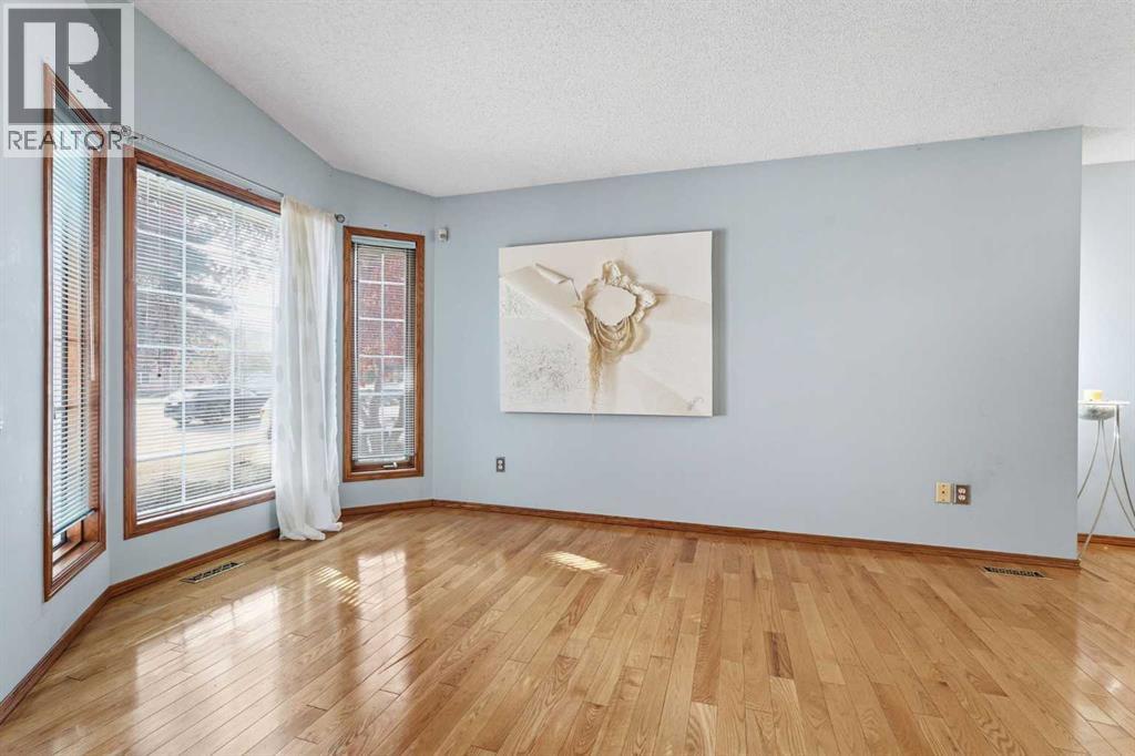 866 Applewood Drive SE