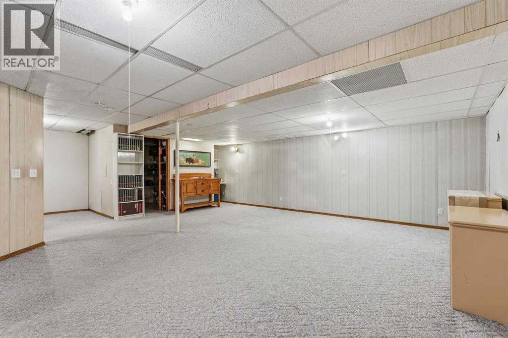 866 Applewood Drive SE