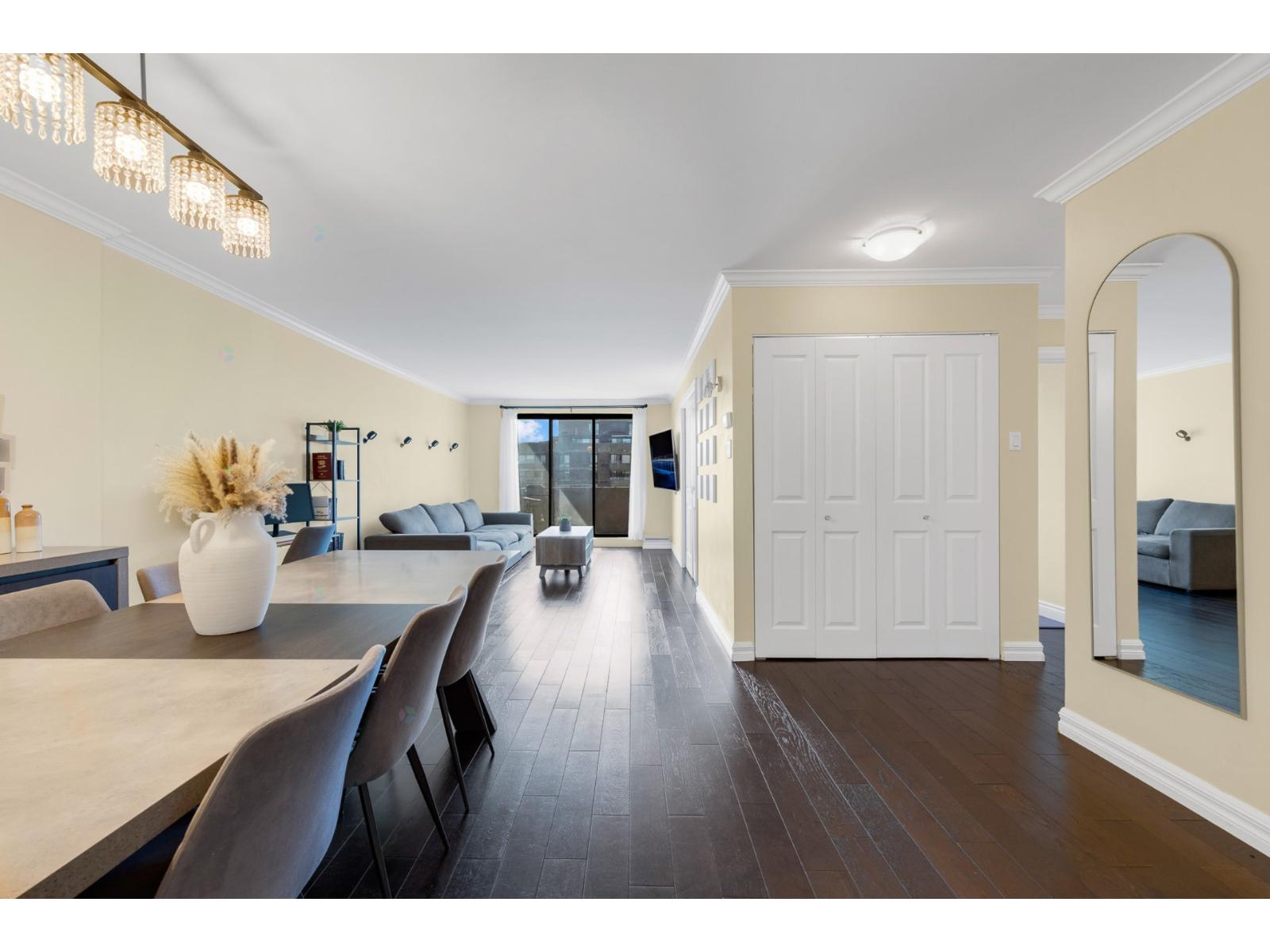 5740 Av. Rembrandt|#703 Côte-Saint-Luc Quebec Canada H4W2Z2 3