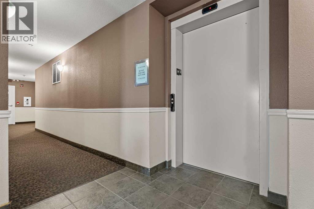 401, 174 N Railway Street, Okotoks, Alberta  T1S 0E2 - Photo 3 - A2348535