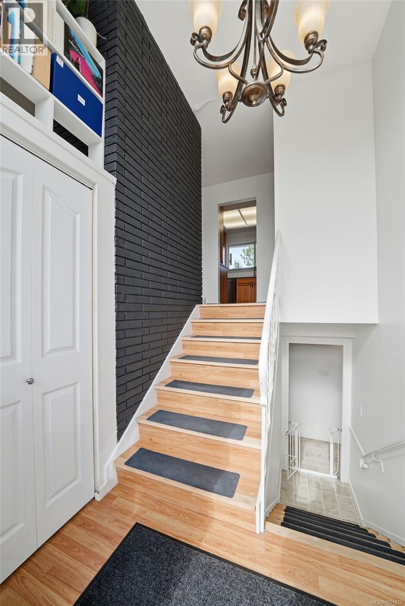 1088 Nelson St