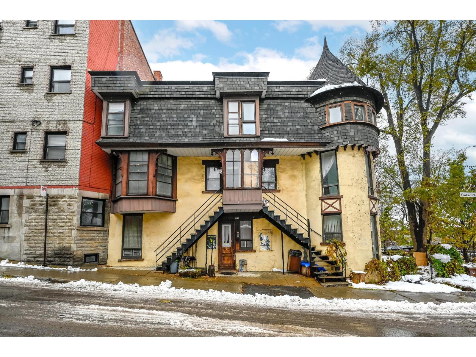 1001-1005 Rue Lambert-Closse Montréal (Ville-Marie) Quebec Canada H3H1Z4 5