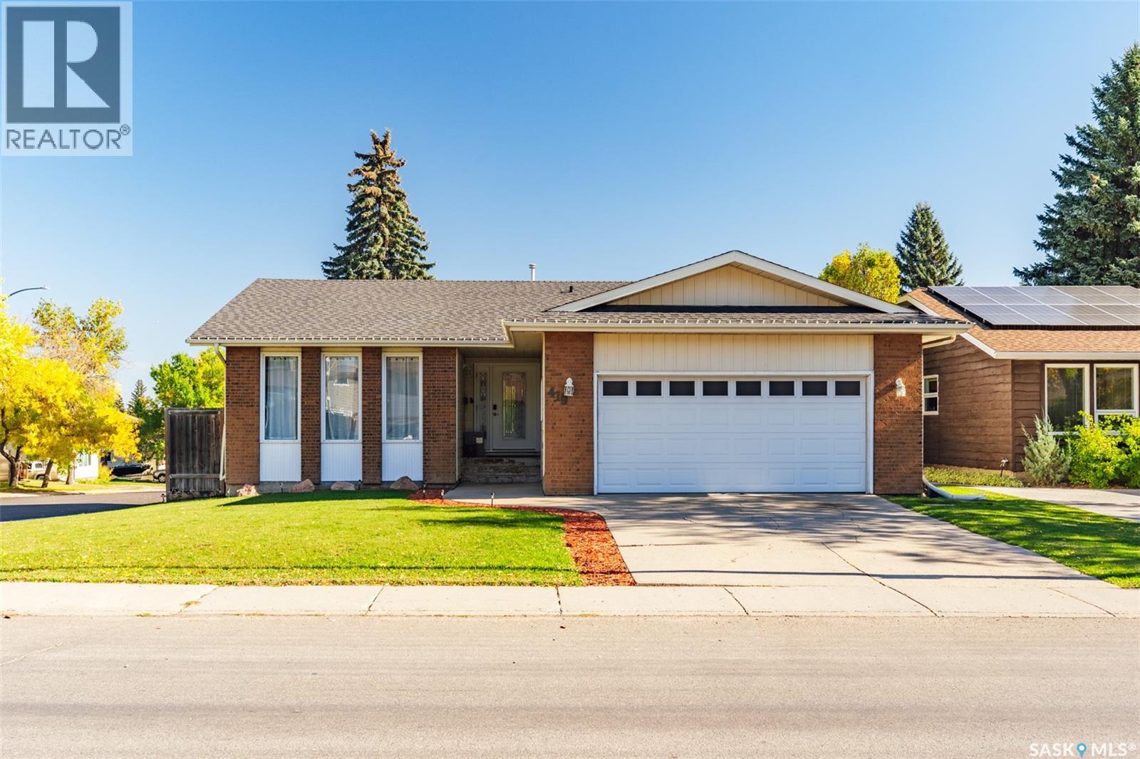 419 Kingsmere Boulevard, Saskatoon, Saskatchewan  S7J 3T9 - Photo 1 - SK050712
