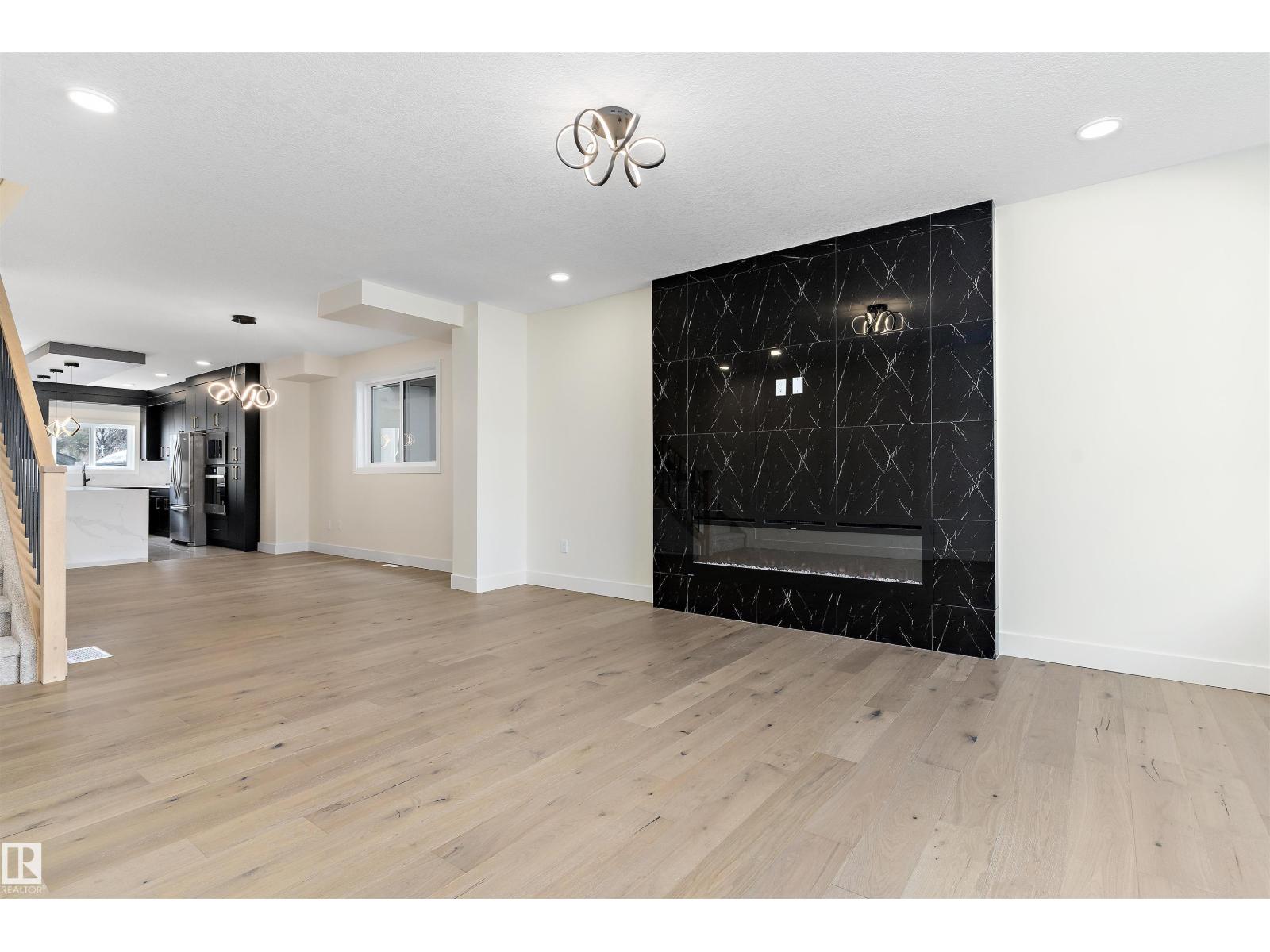 10965 129 ST NW