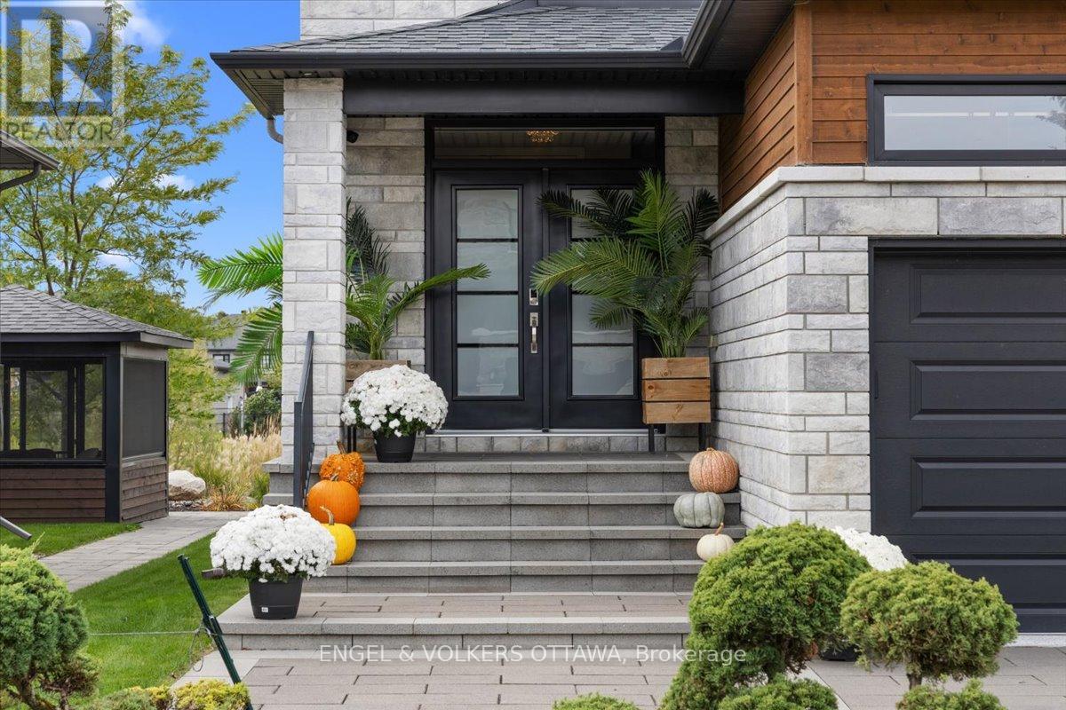 348 St-Tropez Street, Russell, Ontario  K0A 1W0 - Photo 2 - X13878896