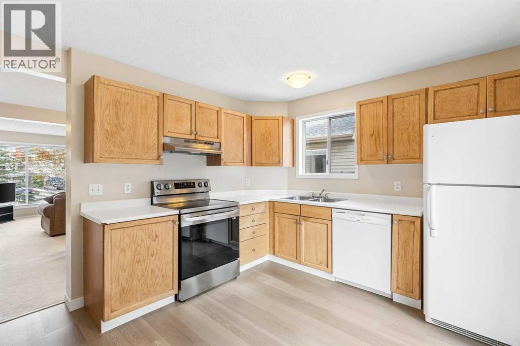 172 Harvest Gold Heights NE