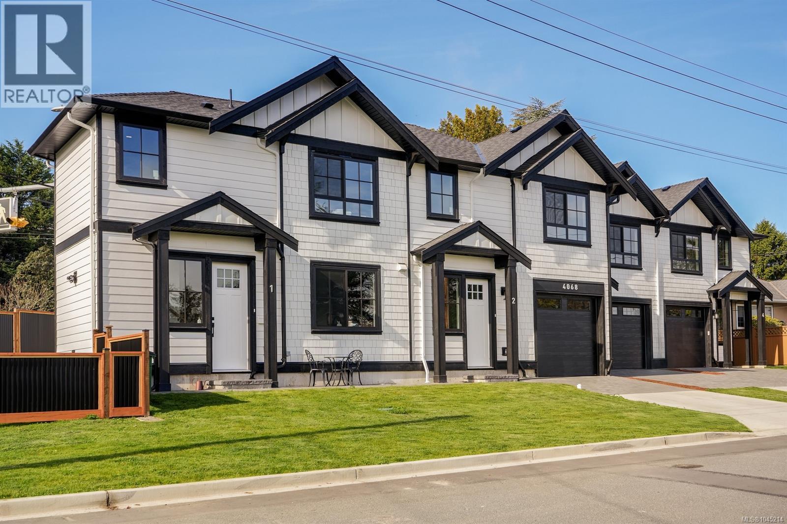 3 4068 Tuxedo Dr Saanich British Columbia Canada V8X2L3 4