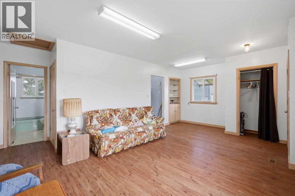 22027 Township Road 423
