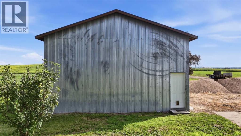 22027 Township Road 423