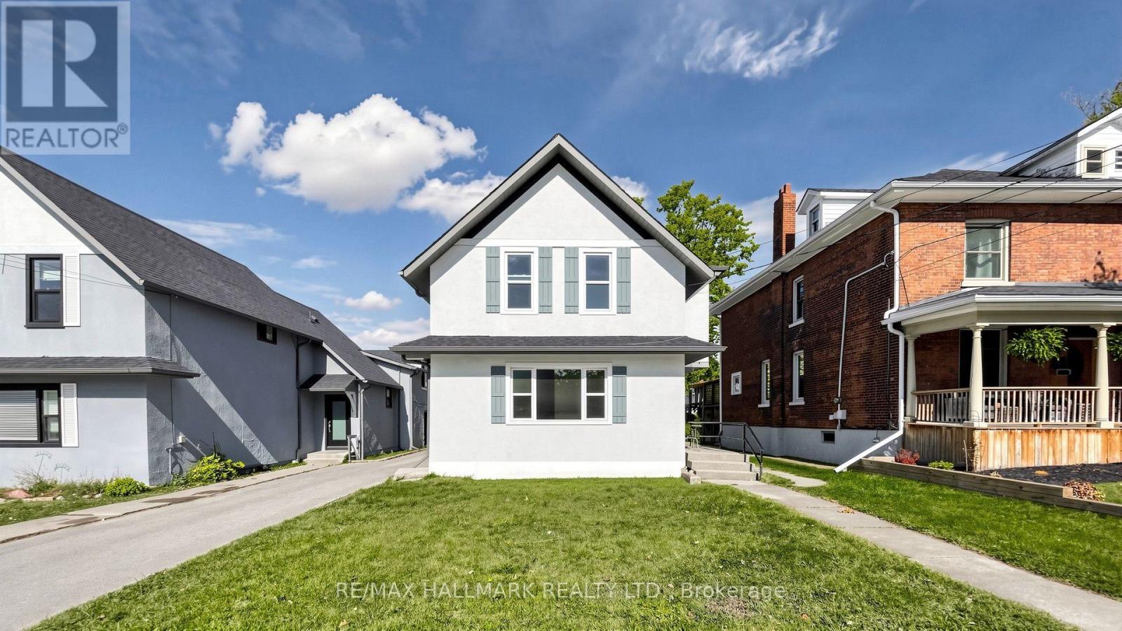 86 QUEEN STREET, Kawartha Lakes, Ontario