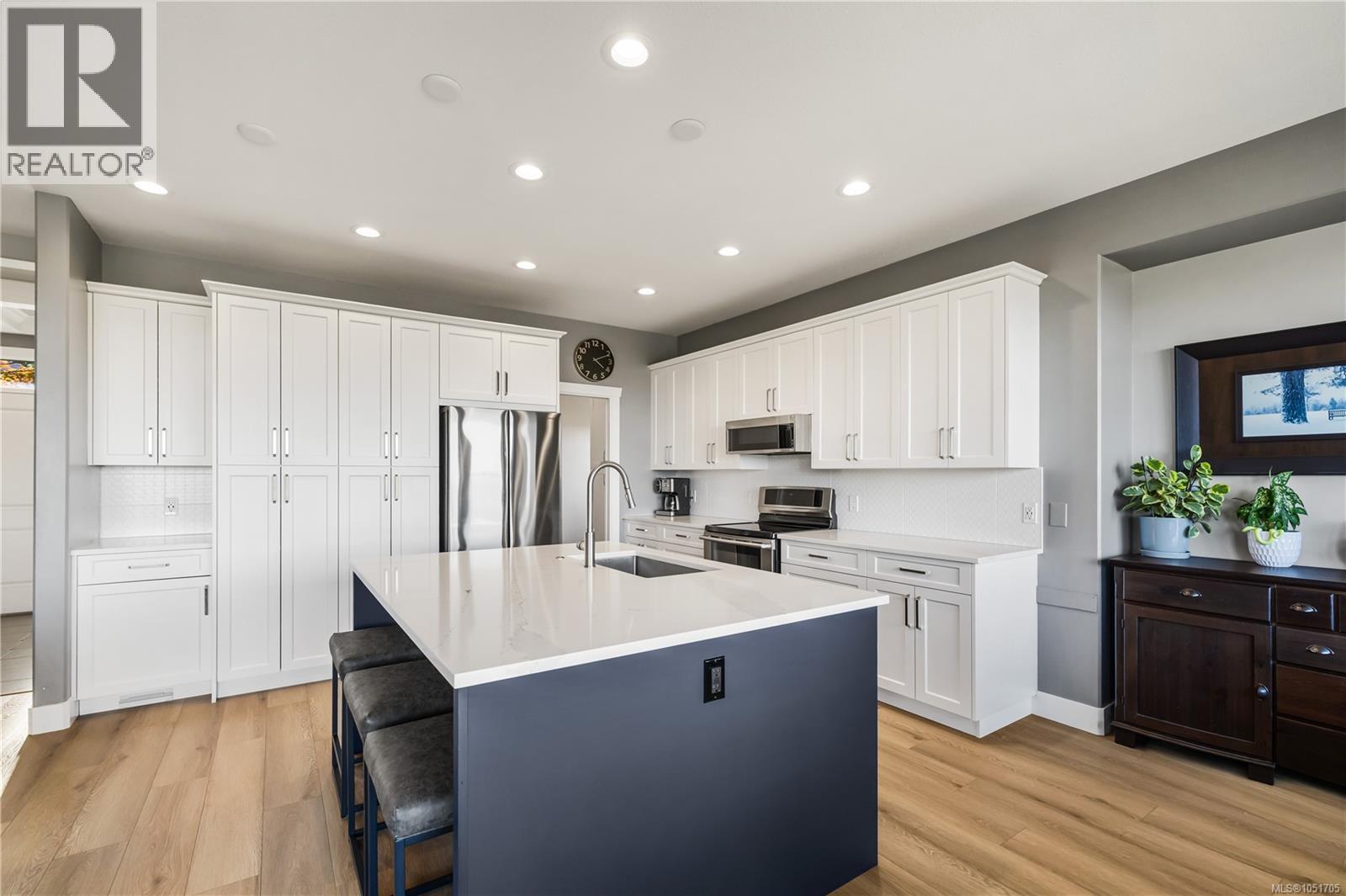 978 Timberline Dr