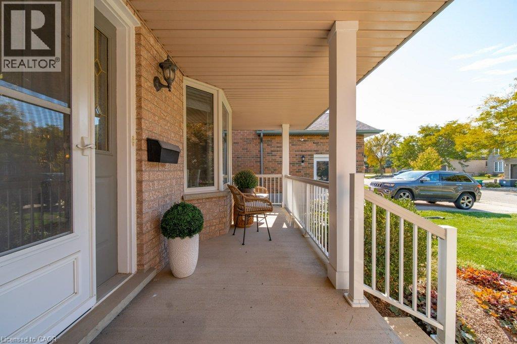 587 Sandbanks Crescent, Waterloo, Ontario  N2V 2K4 - Photo 5 - 40869750