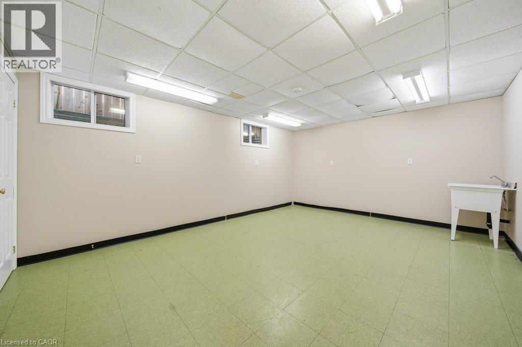 587 Sandbanks Crescent, Waterloo, Ontario  N2V 2K4 - Photo 31 - 40869750