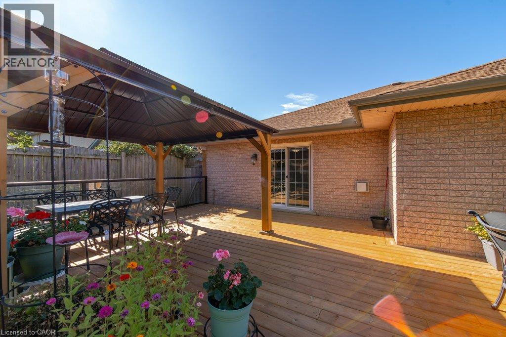 587 Sandbanks Crescent, Waterloo, Ontario  N2V 2K4 - Photo 40 - 40869750