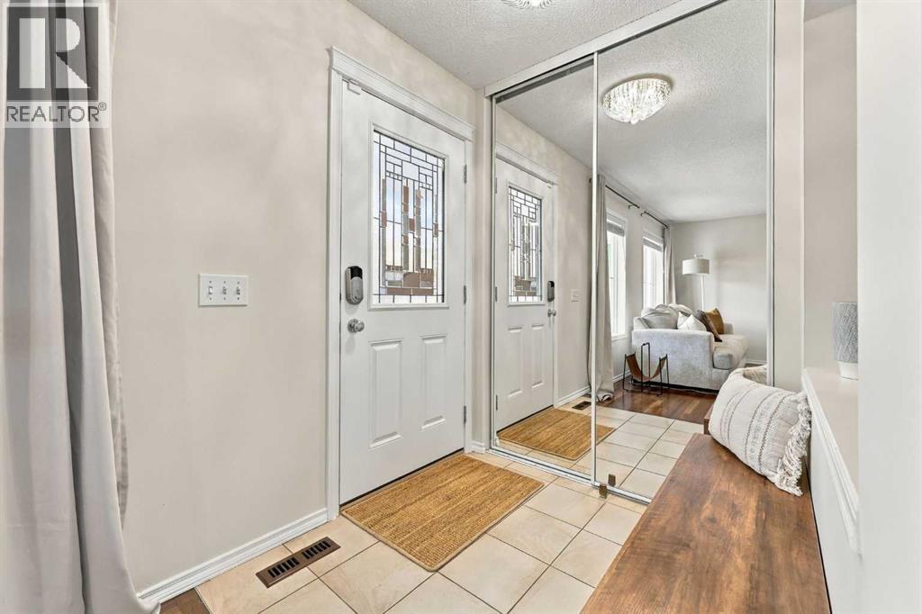 124 Inverness Rise SE, Calgary, Alberta  T2Z 2X1 - Photo 4 - A2348823