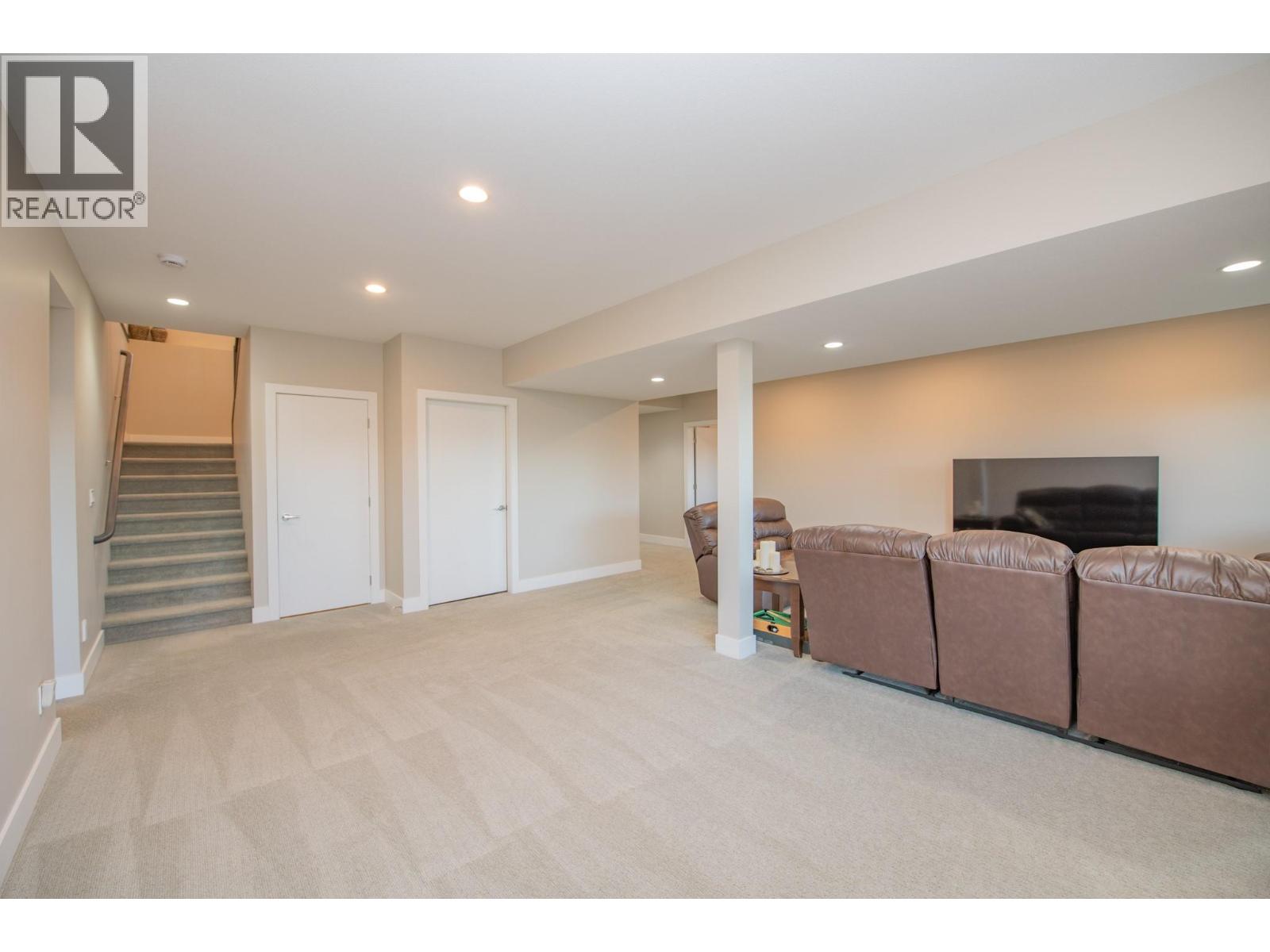 964 Mt Ida Drive