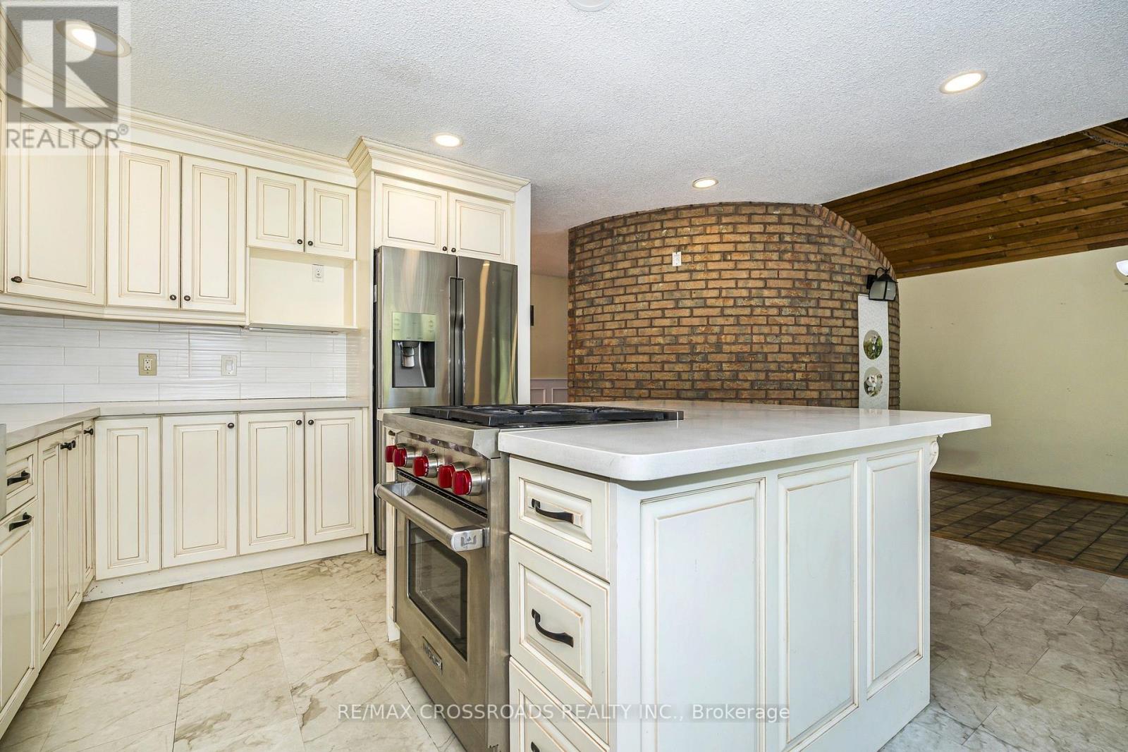 1910 Fairport Road, Pickering, Ontario  L1V 1T4 - Photo 11 - E13876618