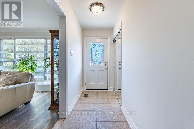 2 Alderbury Crescent, Brampton, Ontario  L6T 1P6 - Photo 10 - W13878884
