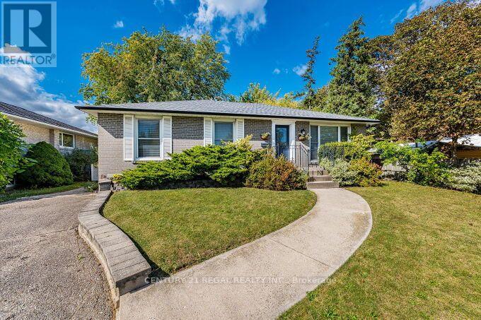 2 Alderbury Crescent, Brampton, Ontario  L6T 1P6 - Photo 2 - W13878884