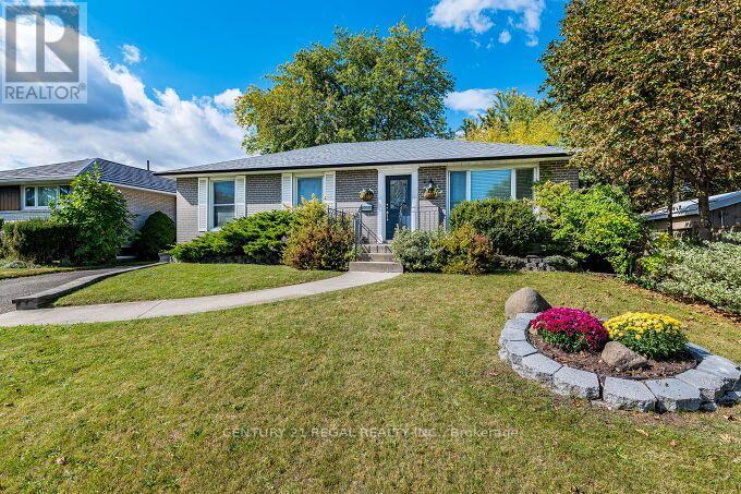 2 Alderbury Crescent, Brampton, Ontario  L6T 1P6 - Photo 5 - W13878884