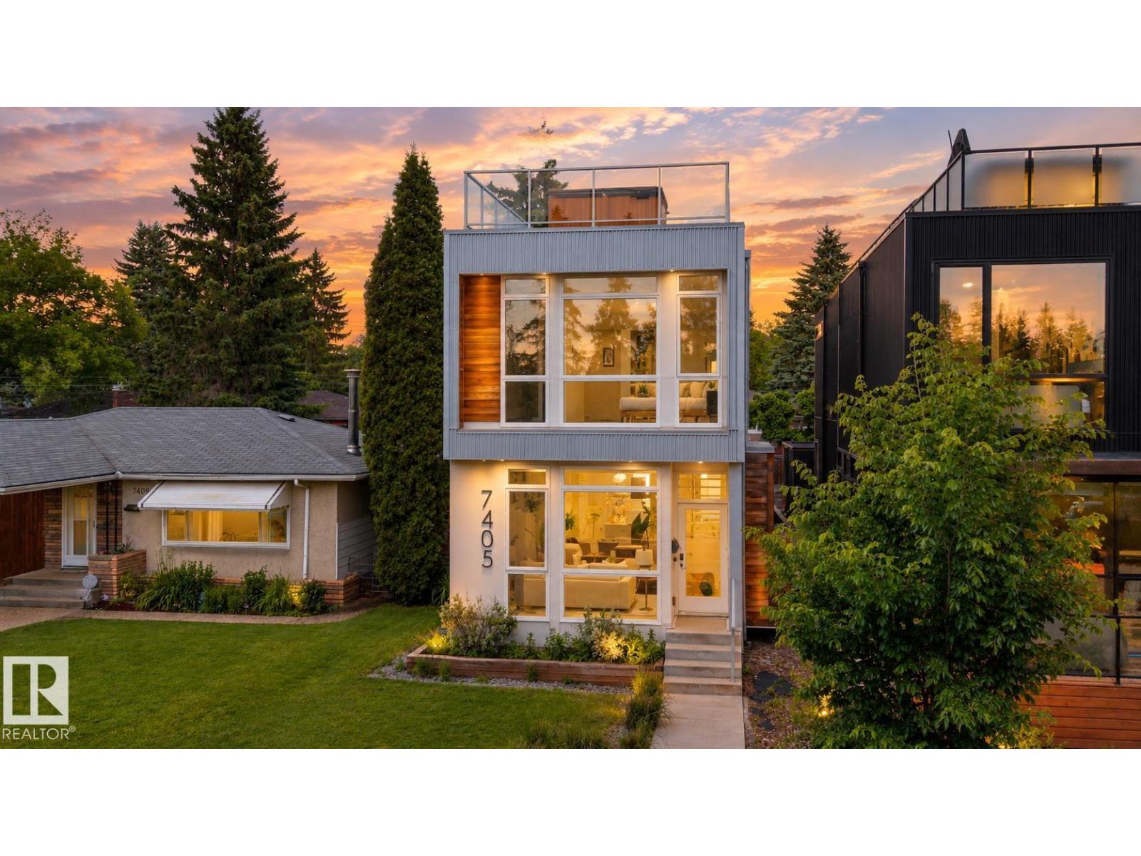 7405 89 ST NW