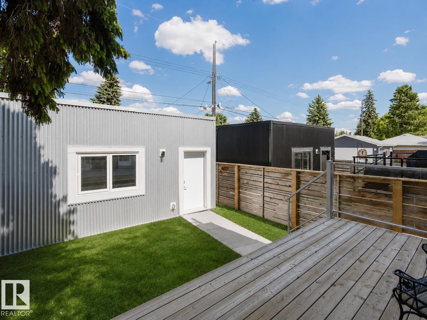 7405 89 ST NW