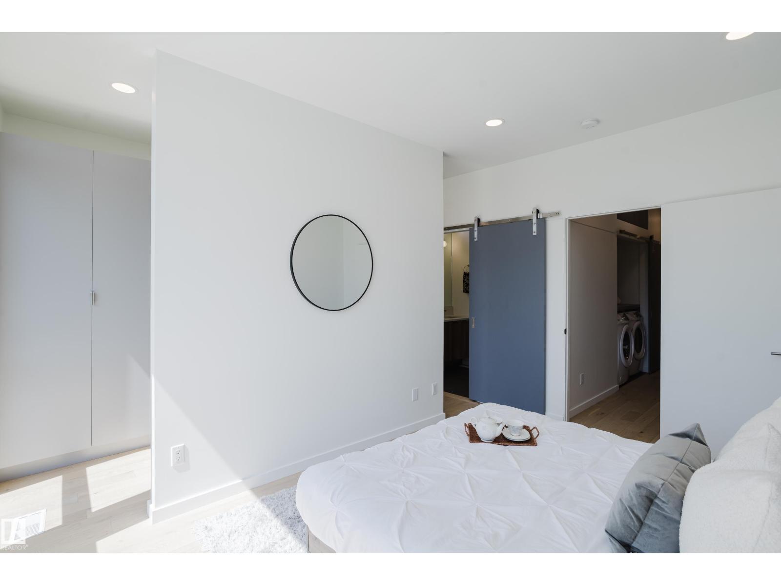 7405 89 ST NW