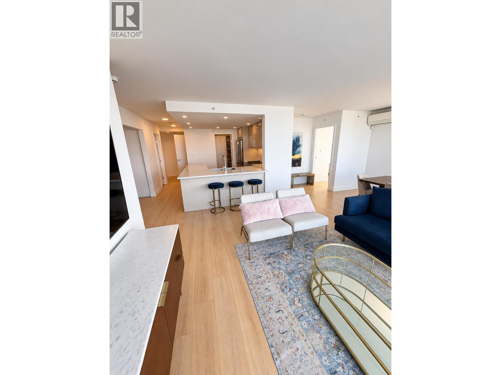 2303 455 BEACH CRESCENT