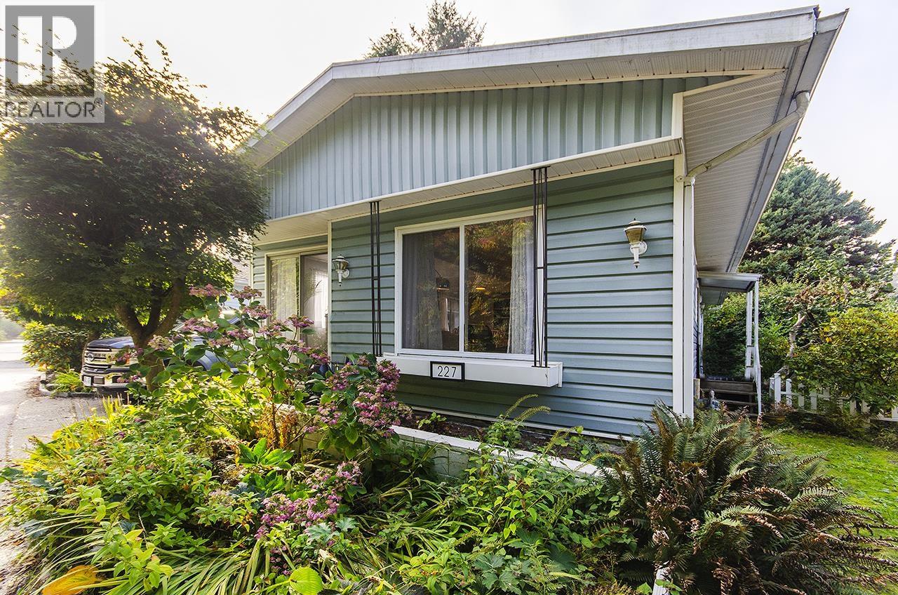 227 Tomahawk Avenue, West Vancouver, British Columbia  V7P 1C4 - Photo 19 - R3173968
