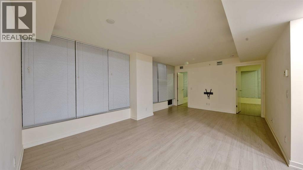 301, 51 Waterfront Mews SW