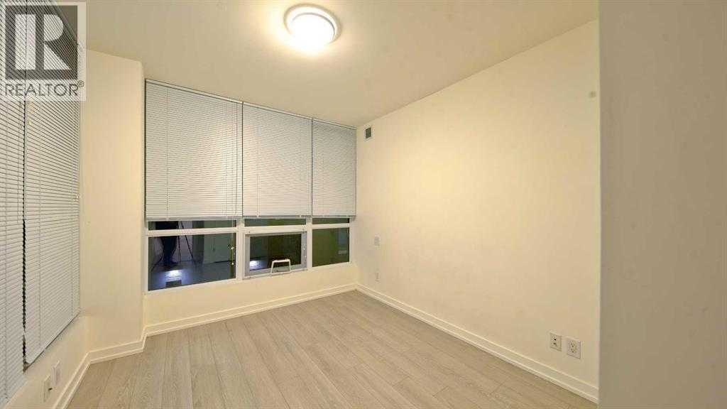 301, 51 Waterfront Mews SW