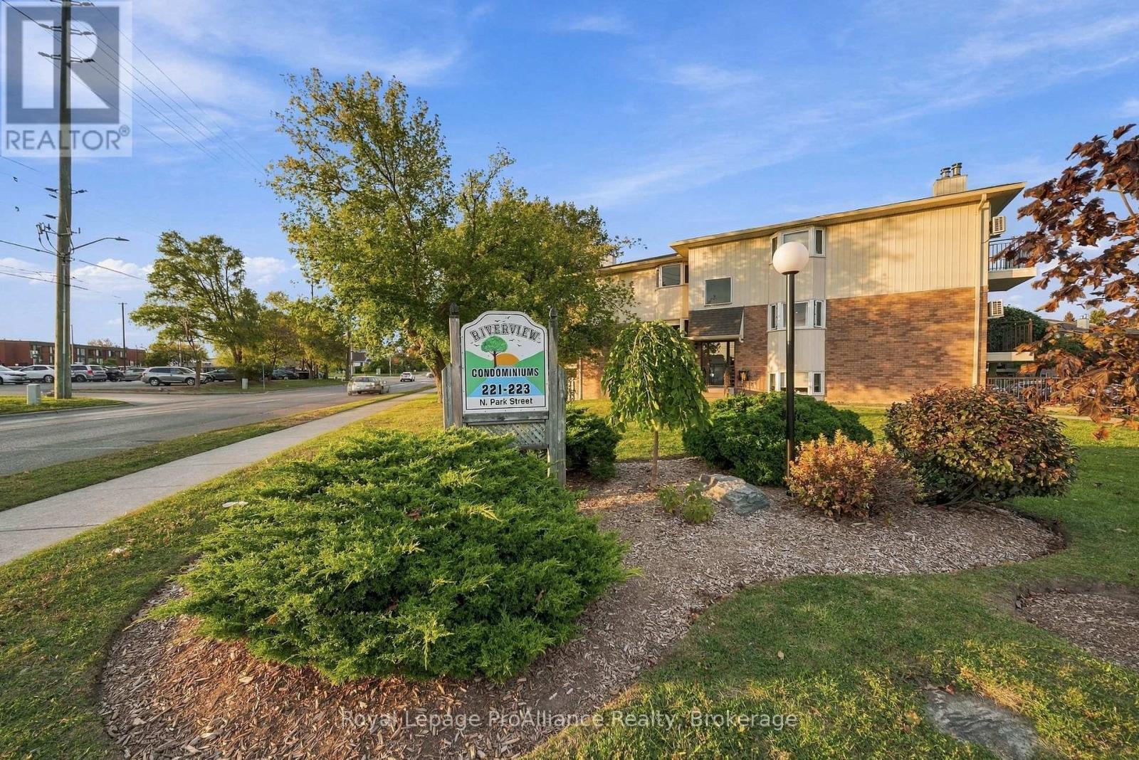 311c - 223 North Park Street, Belleville, Ontario  K8P 5A7 - Photo 1 - X13878964