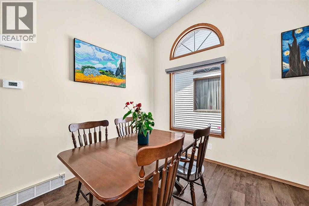 144 Hawkdale Close NW, Calgary, Alberta  T3G 2Z9 - Photo 8 - A2349076