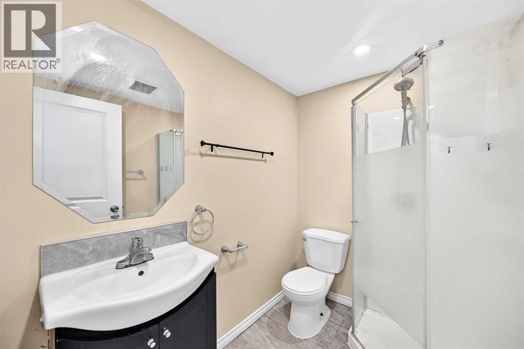 144 Hawkdale Close NW, Calgary, Alberta  T3G 2Z9 - Photo 37 - A2349076