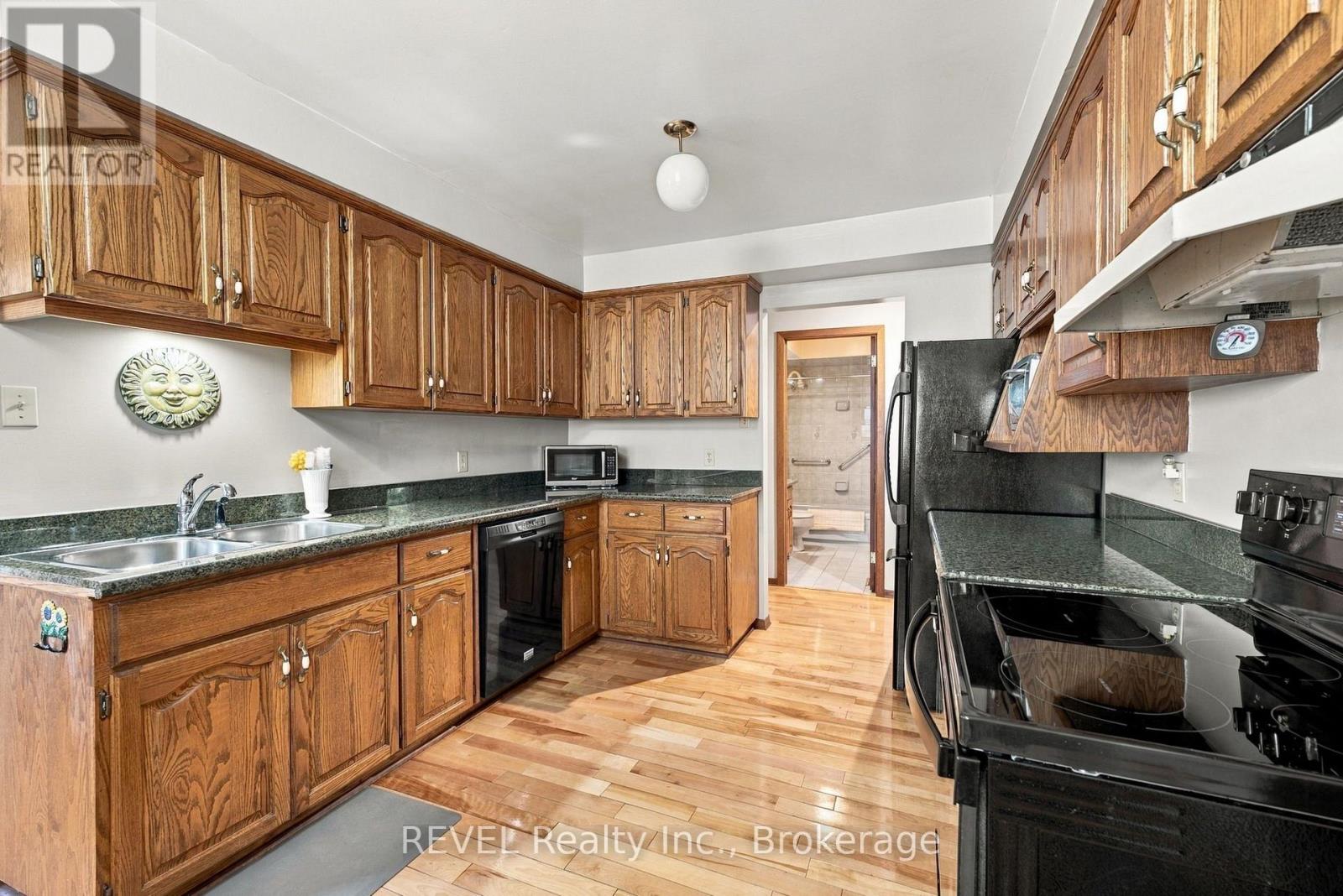 10 Michelle Drive, St. Catharines, Ontario  L2S 3G7 - Photo 14 - X13878930