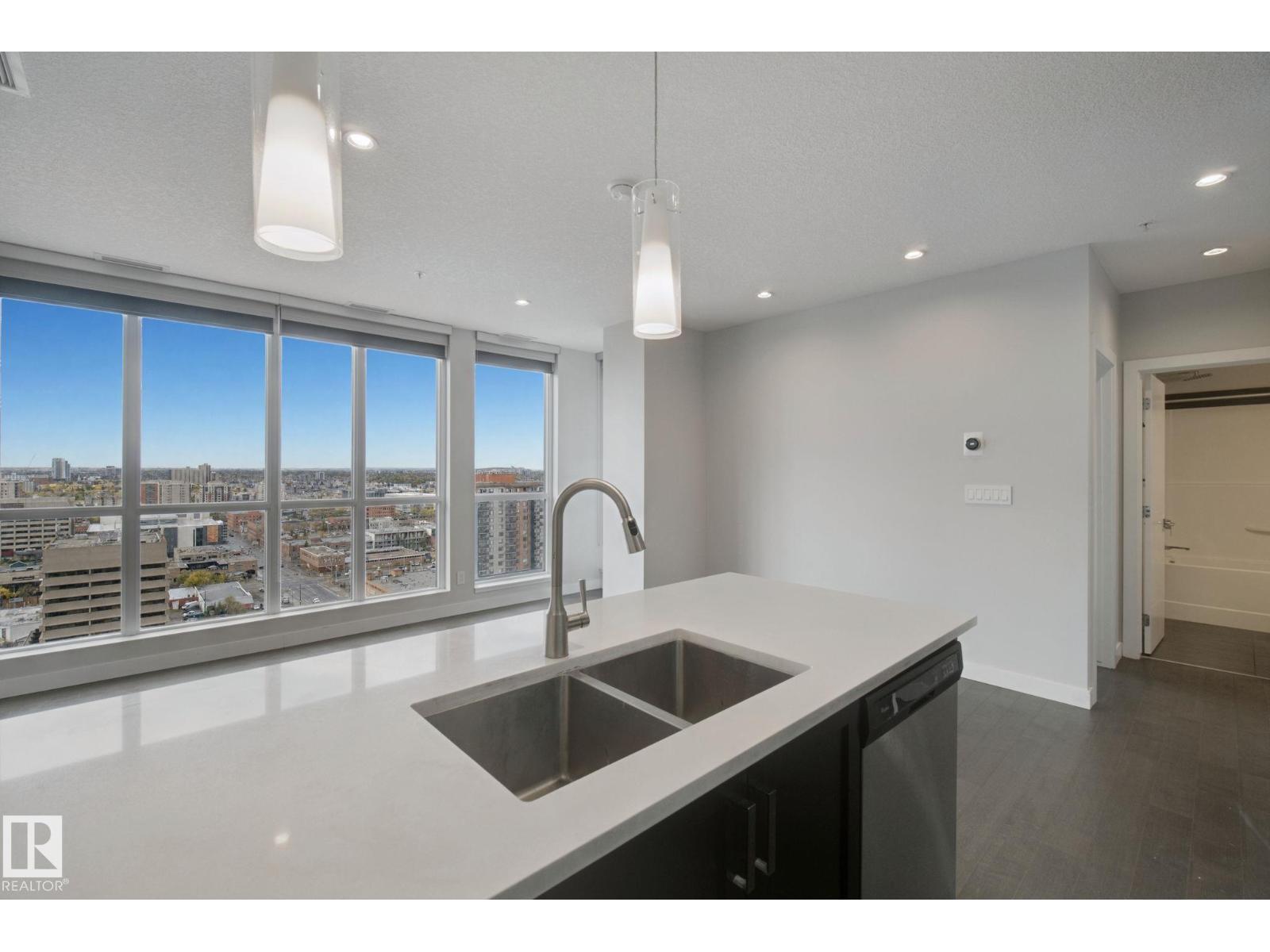 #1806 10238 103 ST NW