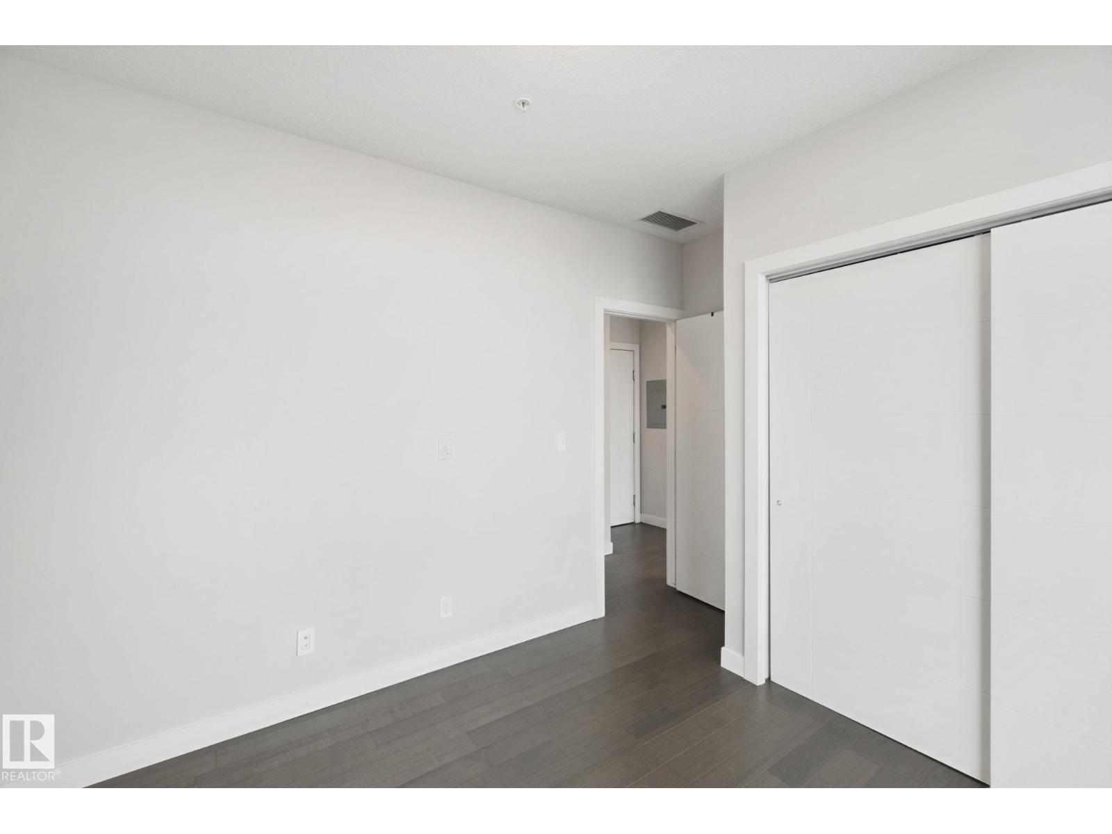 #1806 10238 103 ST NW