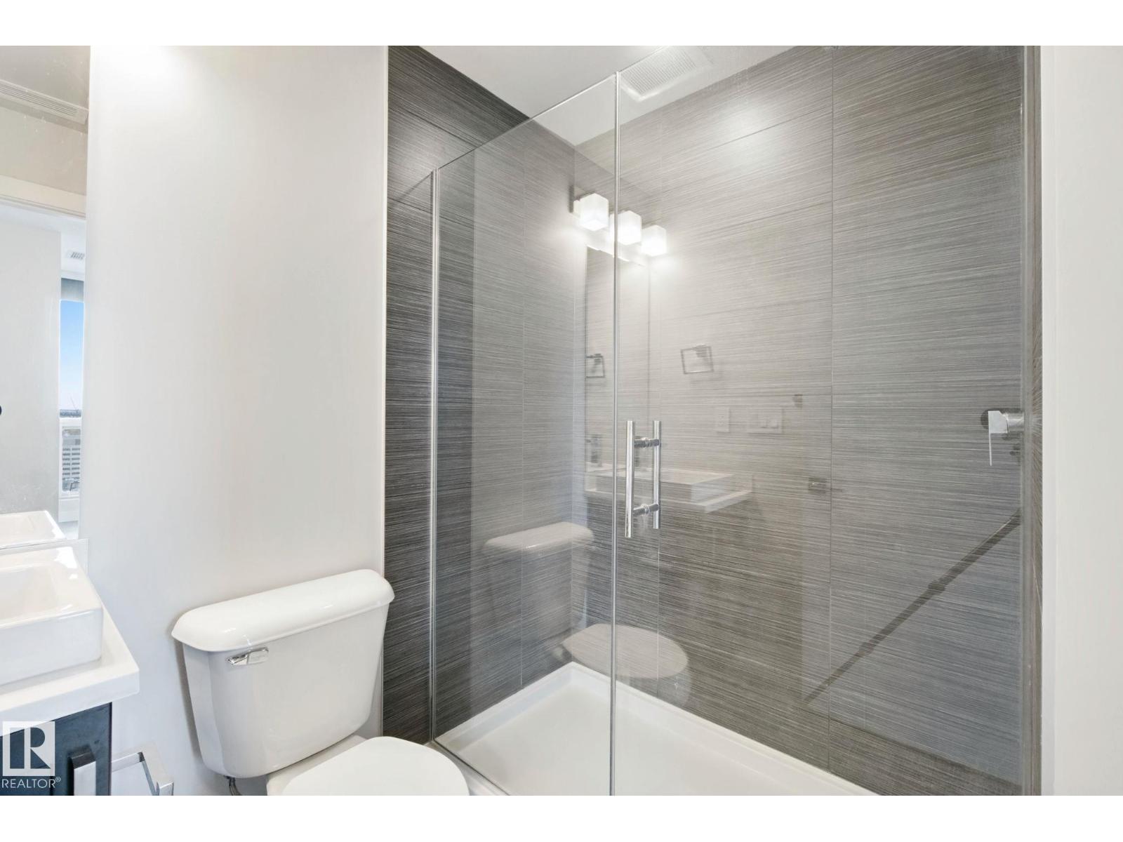 #1806 10238 103 ST NW