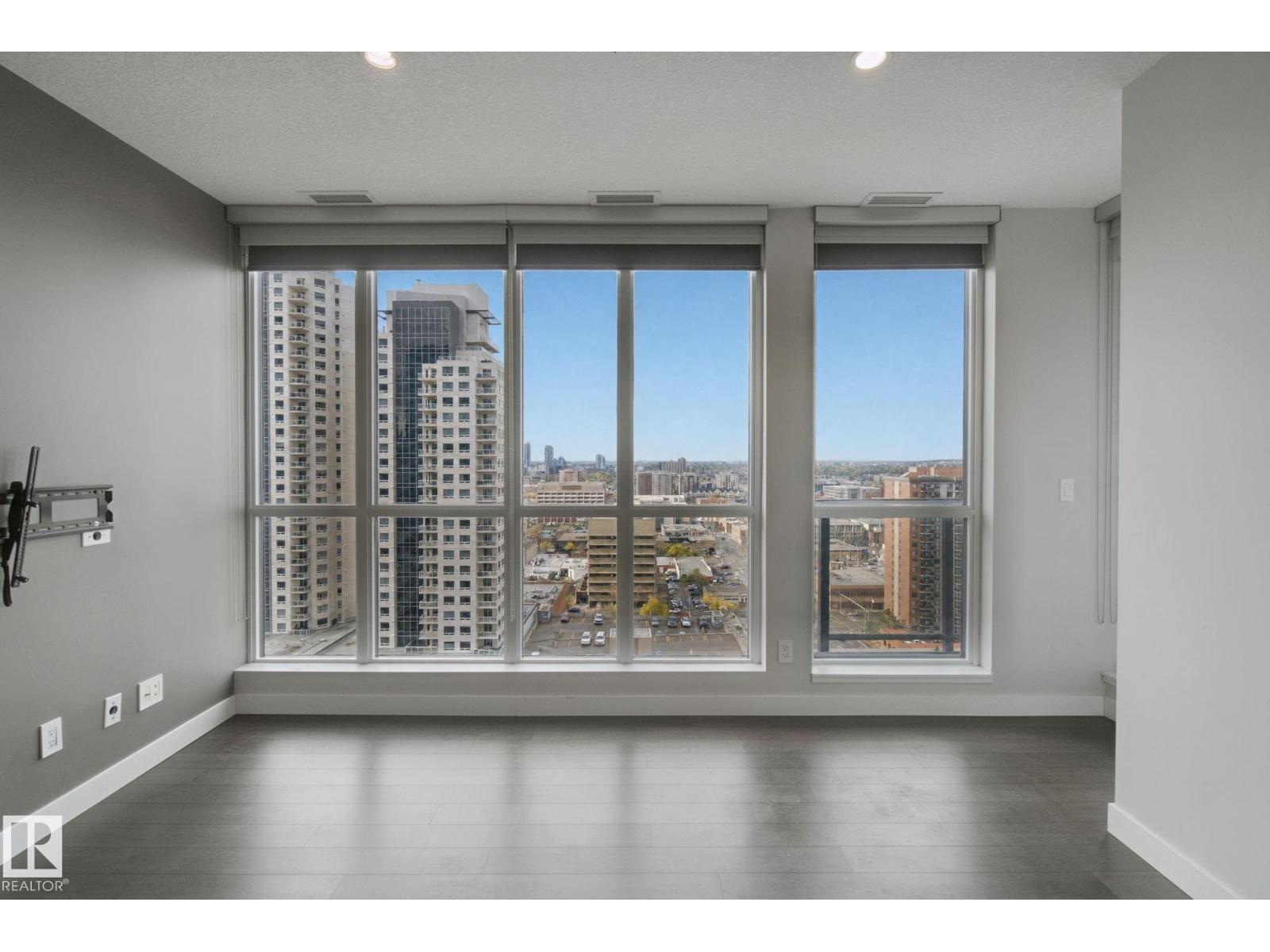 #1806 10238 103 ST NW