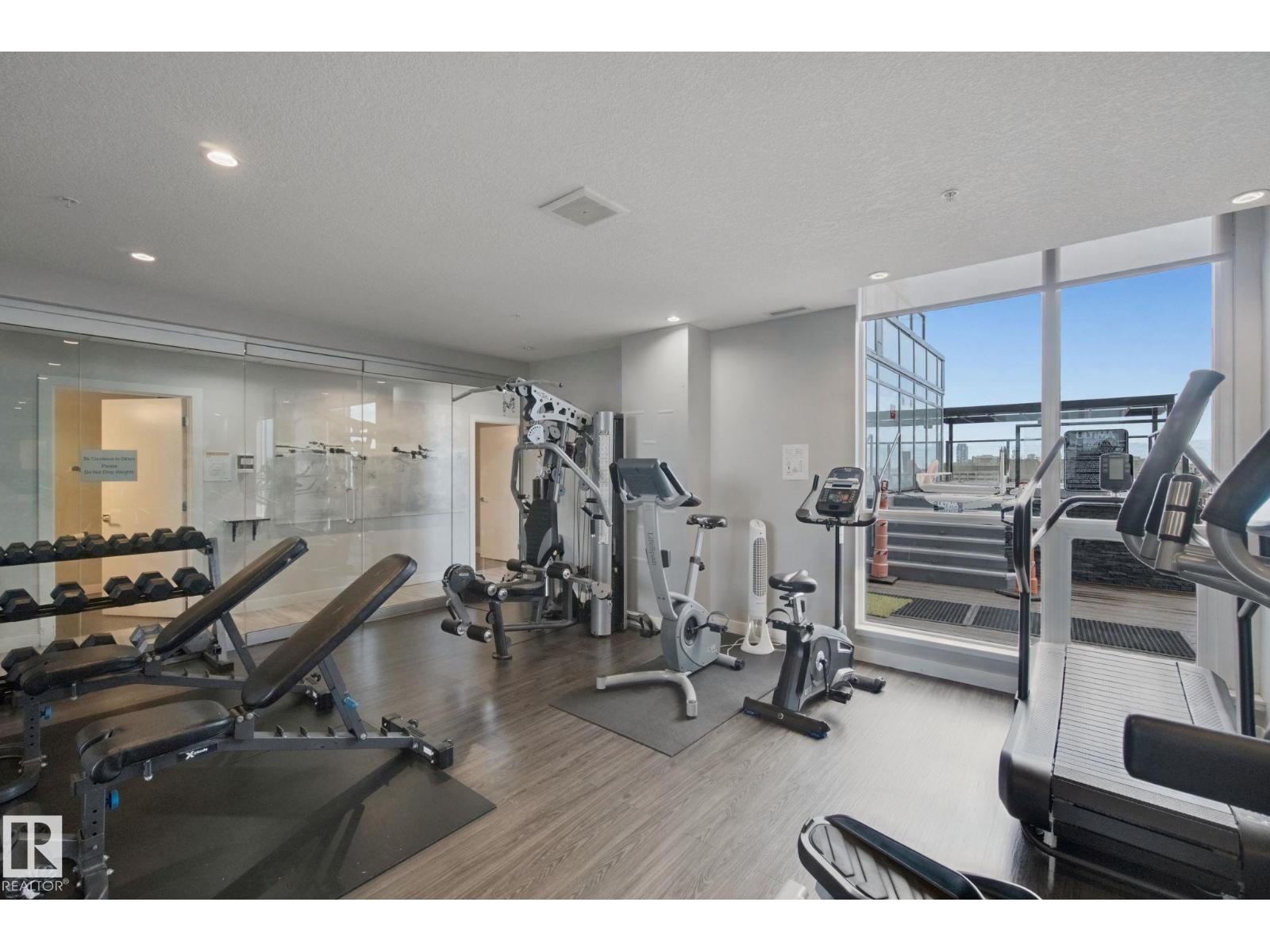#1806 10238 103 ST NW