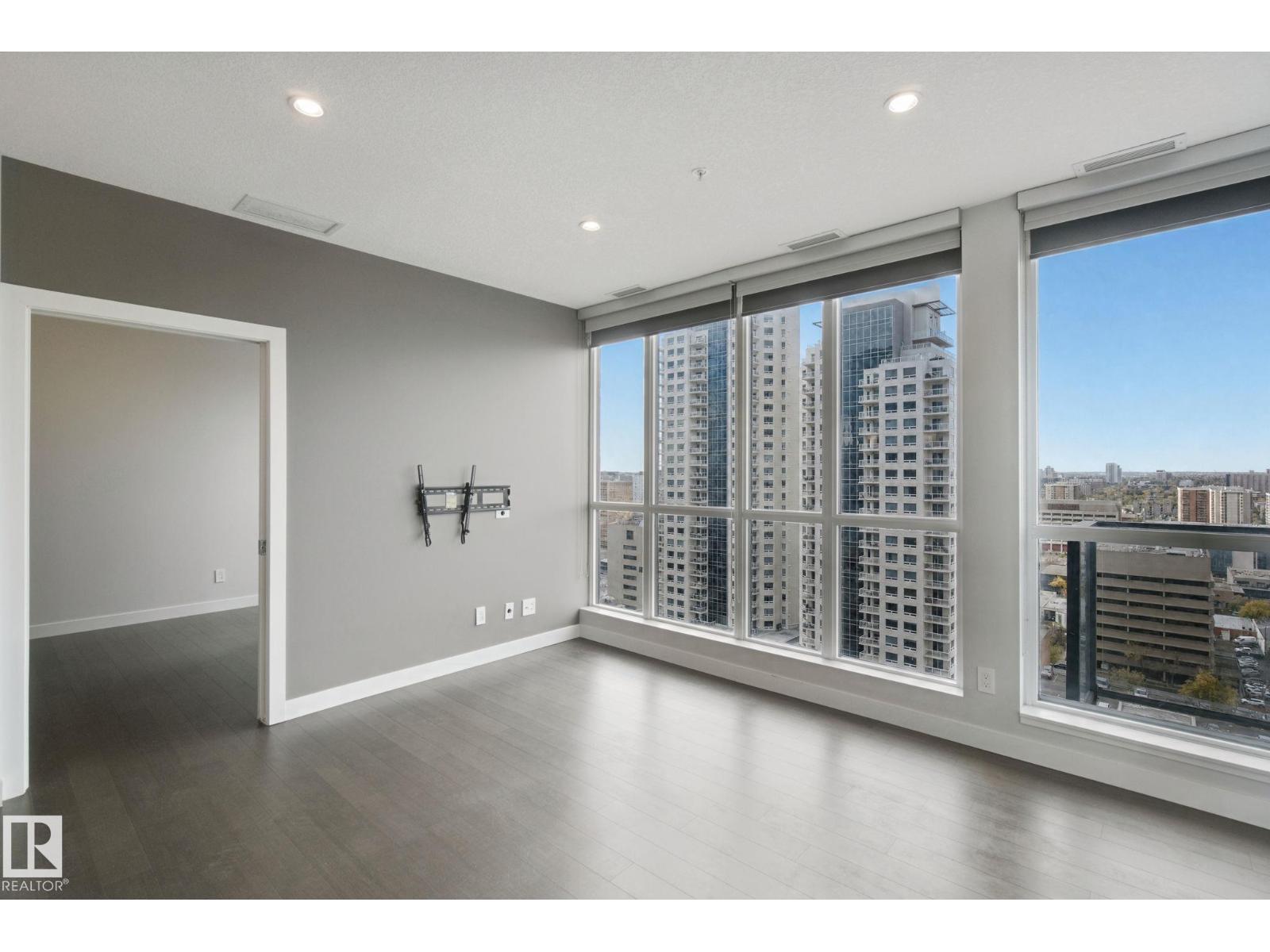 #1806 10238 103 ST NW