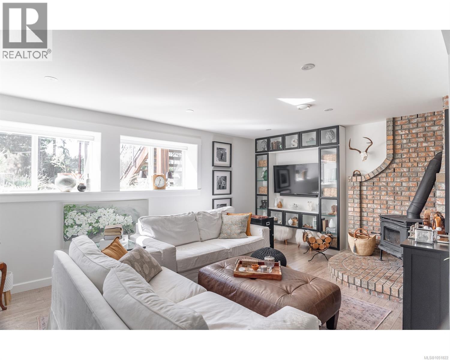 1045 RAVENSBOURNE Lane